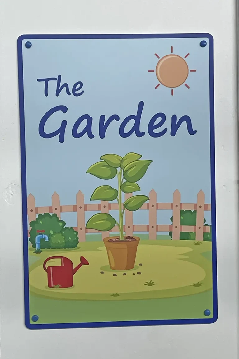 internal-signage-howe-park-school-milton-keynes-1 The Garden sign on corridor wall - Howe Park School, Milton Keynes